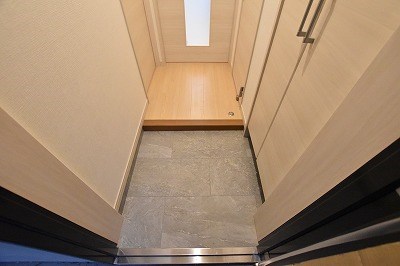 ウイングス西小倉 玄関