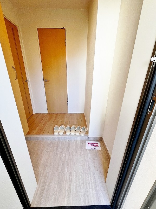 リオーネ富野  玄関