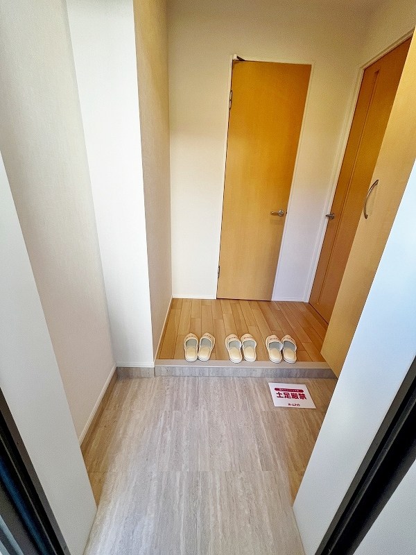 リオーネ富野  玄関