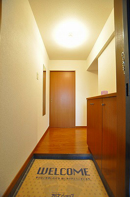 ジャミロ小倉 玄関