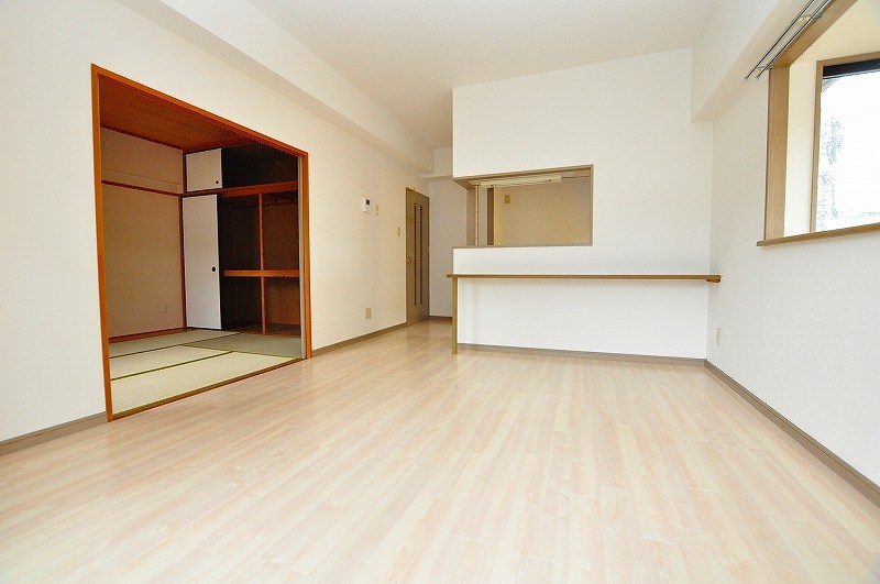 メゾンドプラム嵐山  リビング