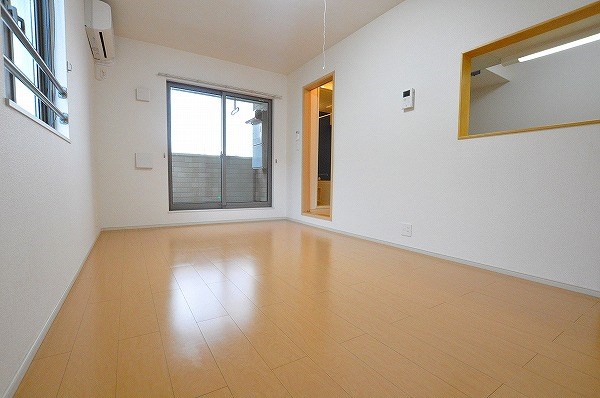 ラインハイム足立山Ｄ  リビング