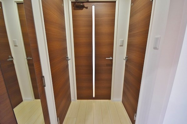 リュシオールレジデンス 玄関