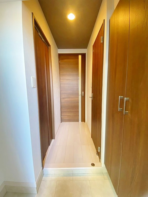 THE SQUARE Platinum Residence（ザ・スクエアプラチナレジデンス） 玄関