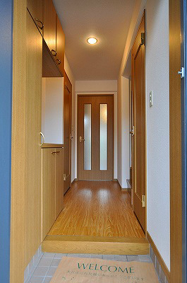 プレザントタウンB 玄関