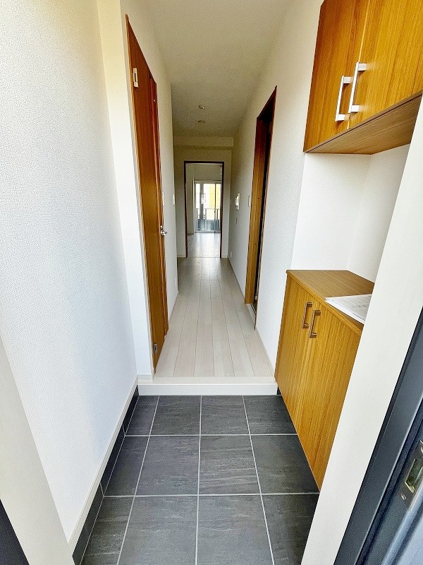 CREWS.REINE（クルーズ.レーヌ） 玄関