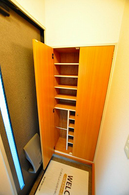 レシェンテ徳力　Ｄ棟 玄関