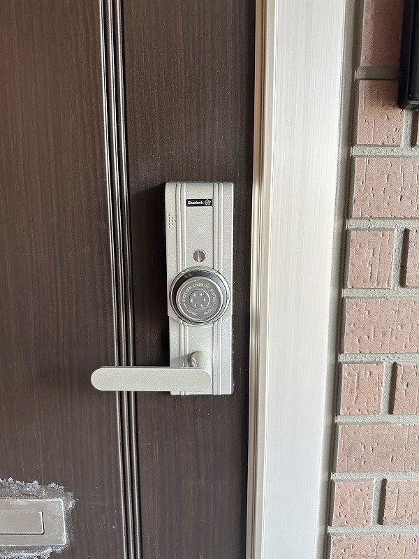 メゾングランモア 玄関