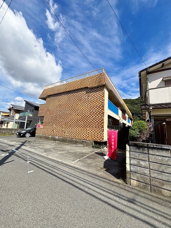 井上コーポ 駐車場