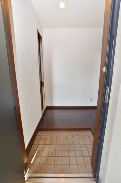 高峰第６晴和ビル 玄関