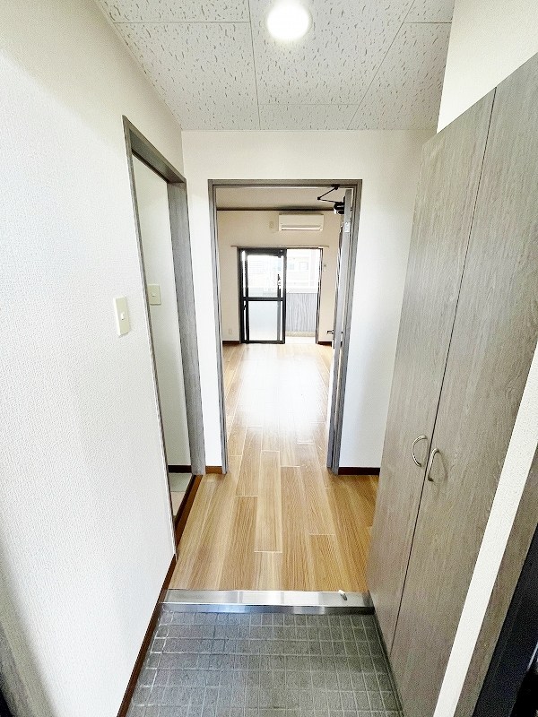 ロイヤルセンターＢＬＤ 玄関