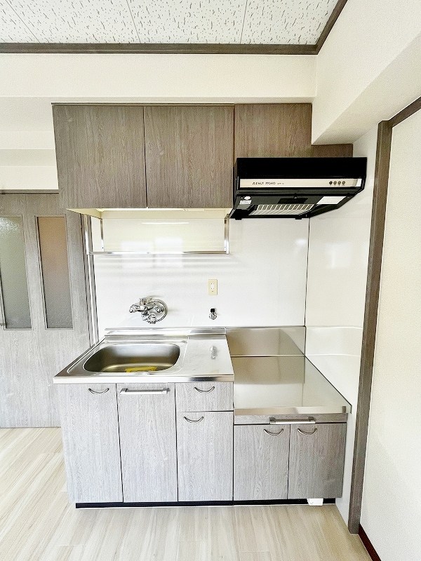 ロイヤルセンターＢＬＤ キッチン