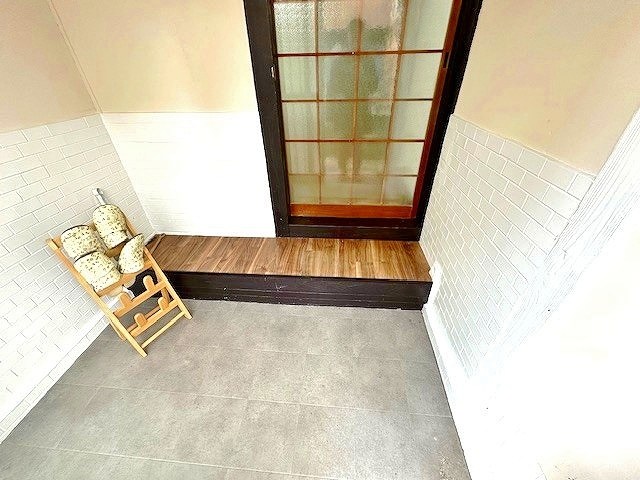 西台良町3丁目戸建  玄関