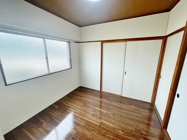 エステート足立 ベッドルーム