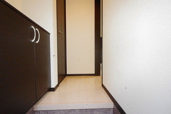 グランドライン緑ヶ丘  玄関