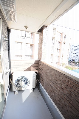 Ｍ&amp;rsquo;ｓ　ＳＱＵＡＲＥ　Ａ棟（エムズスクエア　Ａ棟） ベランダ