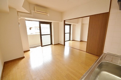 オールセインツ  リビング