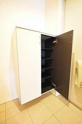 サンフローラ三郎丸　  玄関