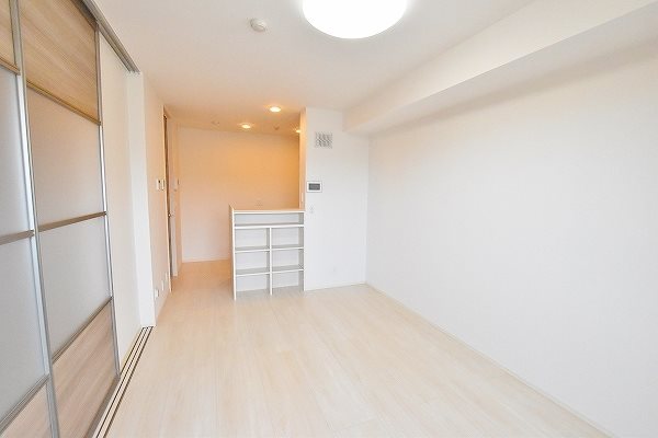 ザ・レジデンスBonjono East（ザ・レジデンスボンジョーノ　イースト） リビング