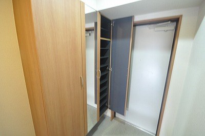 ＶＥＲＤＥ大手町（ヴェルデ大手町） 玄関