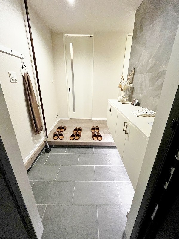 グランカルム足立 玄関