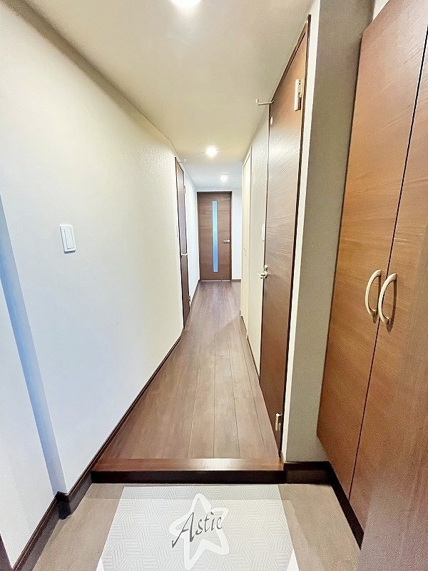 アベニール幸 玄関