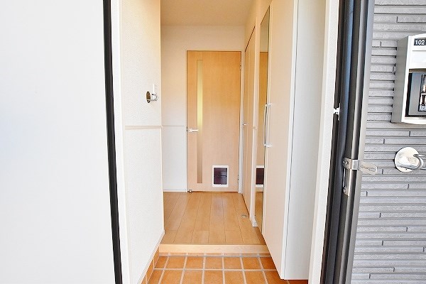 クレメント小倉南弐番館 玄関