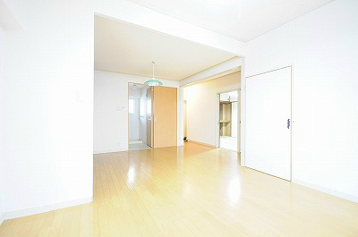 プランドール西小倉駅前 リビング