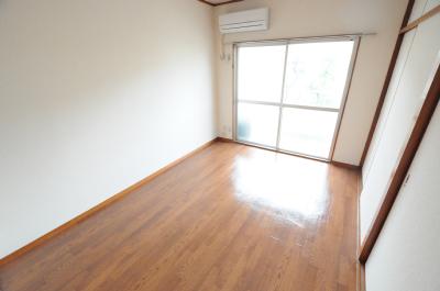 ハイツ清水 ベッドルーム