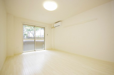 コンフォルト城野駅前  リビング