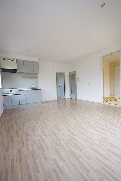 フィオーレⅠ　Ｂ棟　  リビング