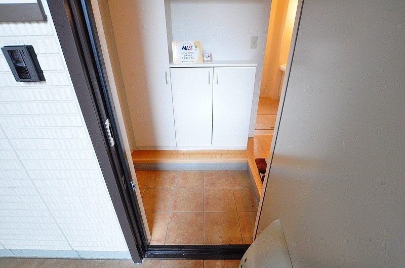 クリプトン   玄関