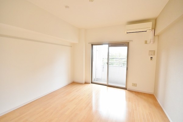 ハーヌルＮａＫａｉ(ハーヌル中井) リビング