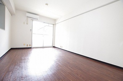 ロイヤル葉山    リビング