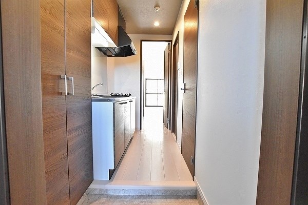 THE SQUARE・Club Residence (ザ・スクエアクラブレジデンス)  玄関