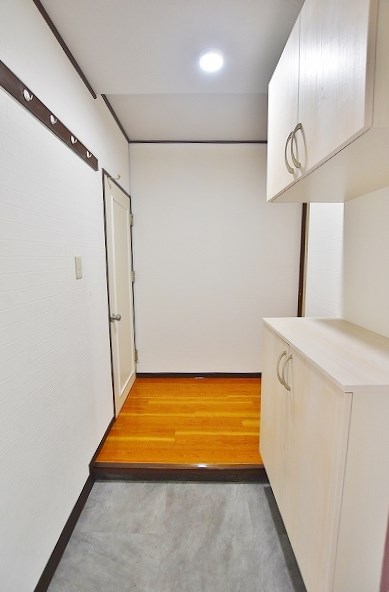 フェールブリエ片野 玄関