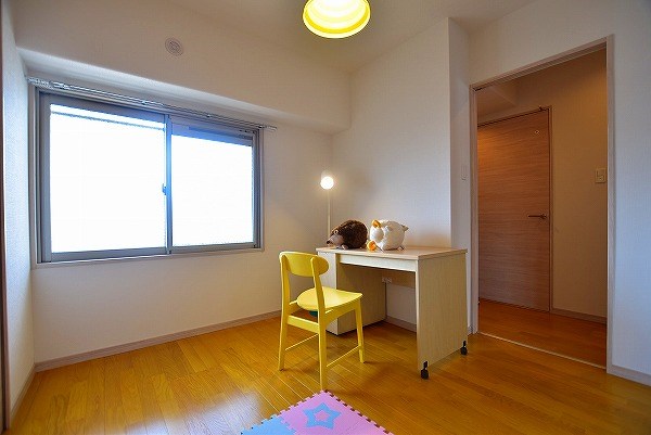 フローラ菜園場 リビング