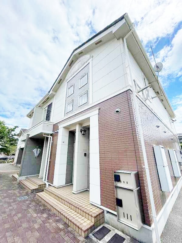 グランデフィC   102号室 外観