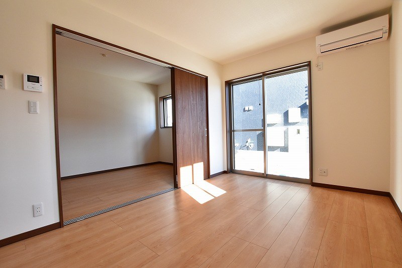 ハイヒルズ下曽根   リビング