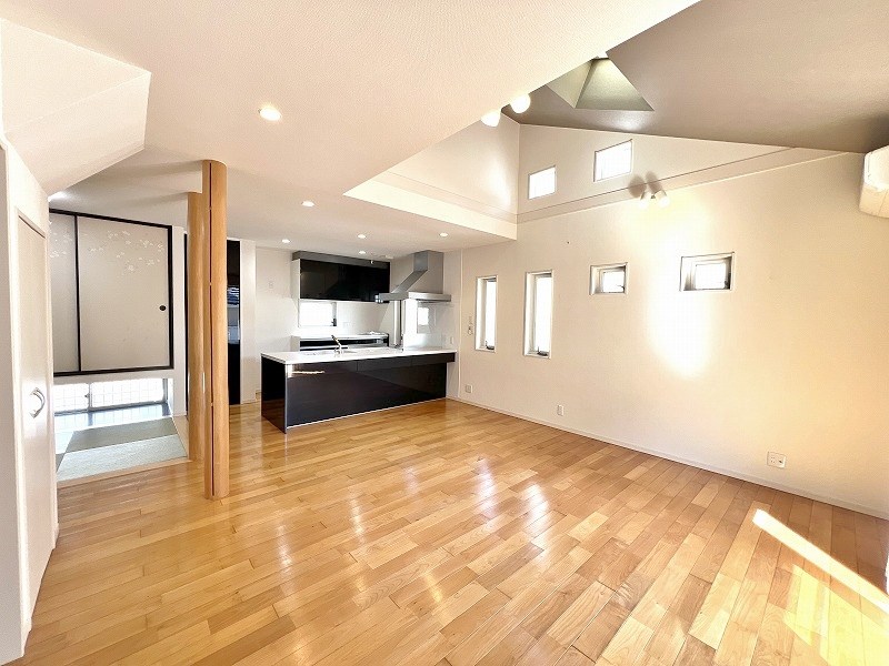 吉志新町3丁目戸建て リビング