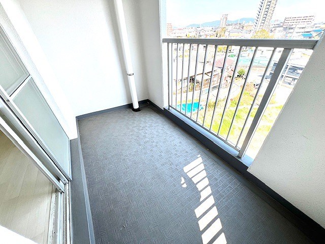 ホワイトキャッスル折尾  ベランダ