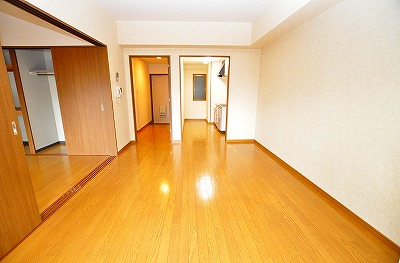 オールセインツ リビング