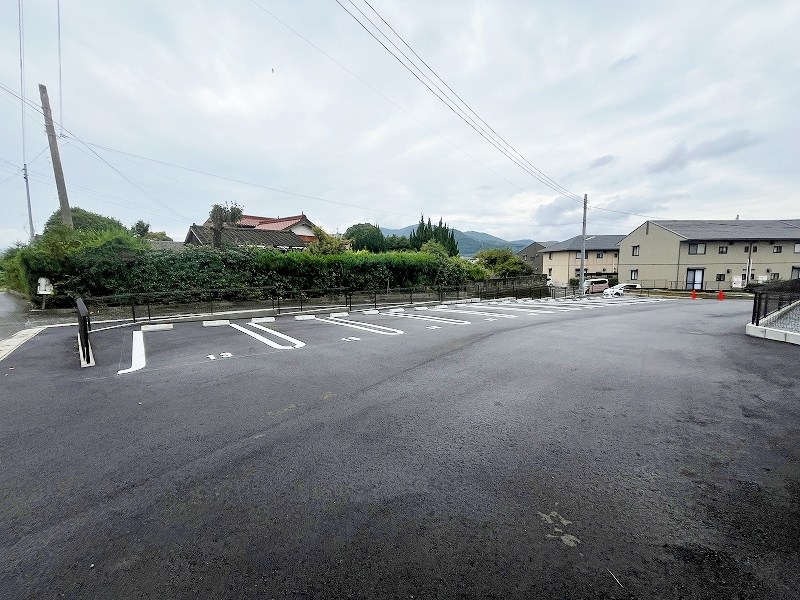 グラン・タウルス 駐車場
