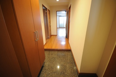 Allons-y（アロンジ） 玄関