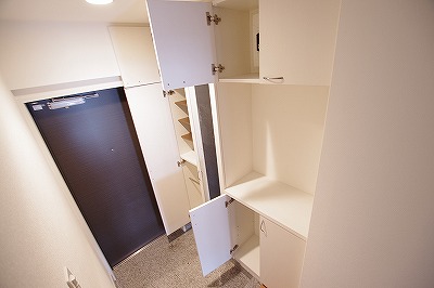 シャトレ大手町Ｓ棟 玄関