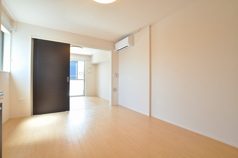 ＣＩＥＬ・ＢＬＥＵ（シエルブルー）Ｂ棟 リビング