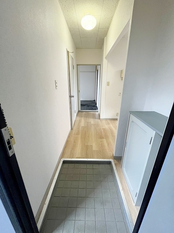 サクセス湯川　C棟  玄関