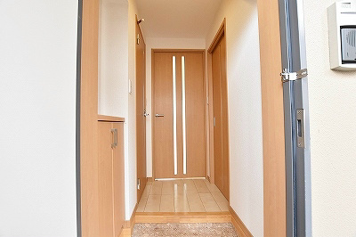 ラ・アヴェニール 玄関