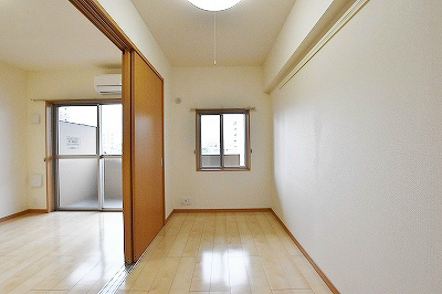 ラ・アヴェニール ベッドルーム