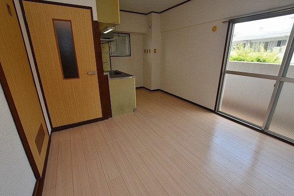 プレアール金田 リビング